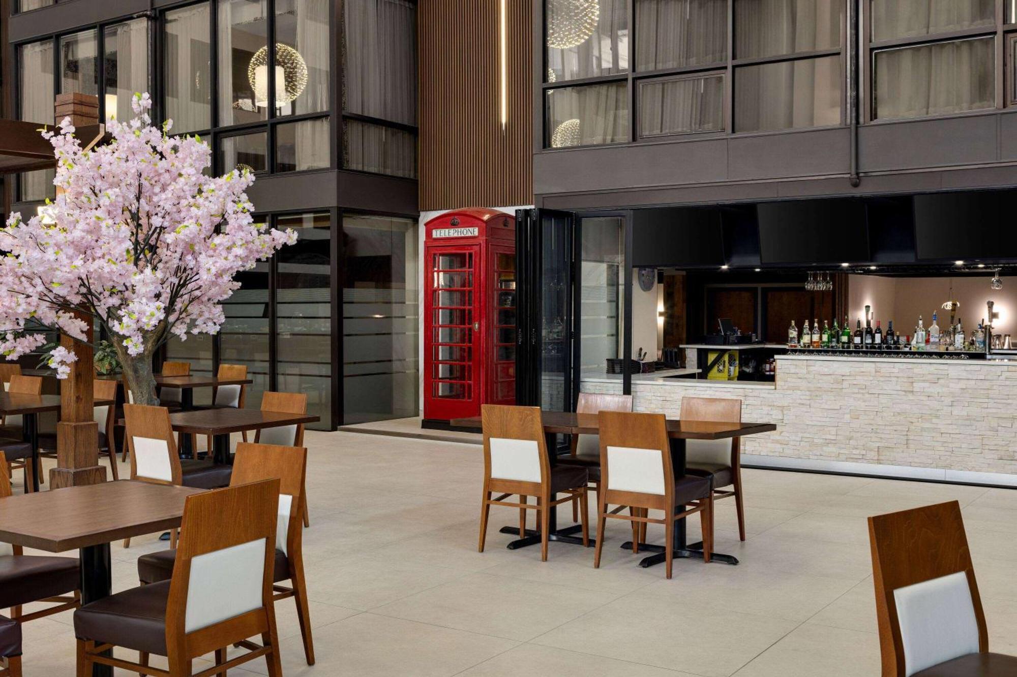 Wyndham And Conference Centre Hotel Edmonton
