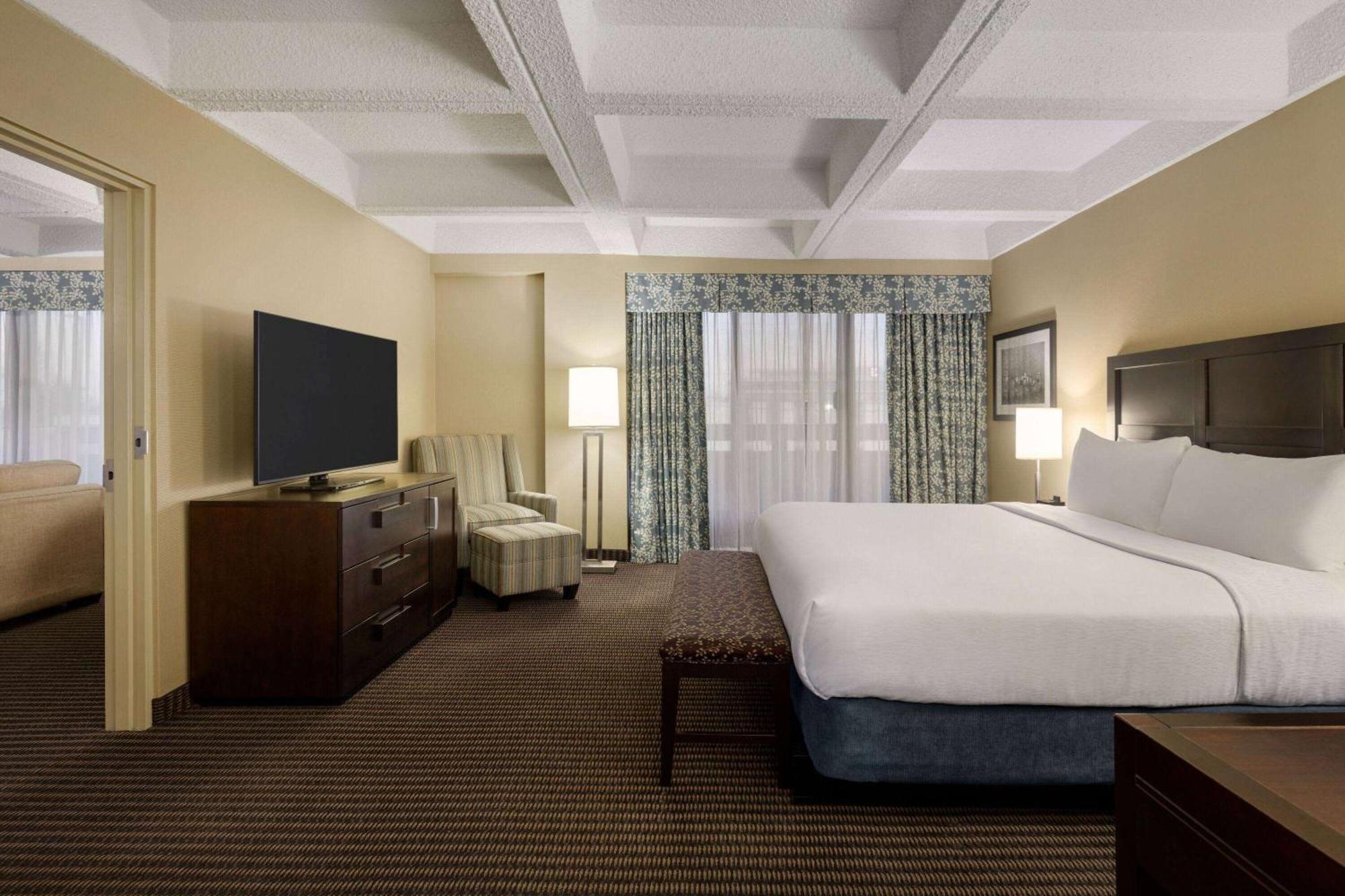 Wyndham And Conference Centre 4*