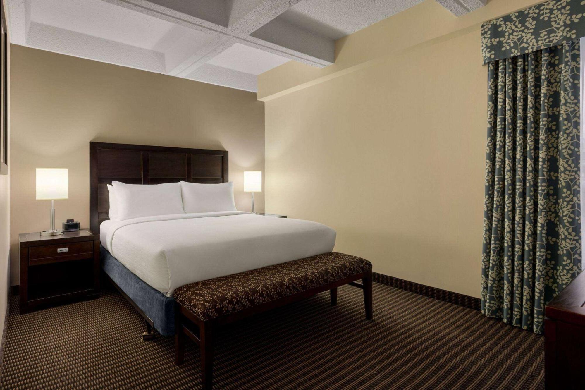 Hotel Wyndham And Conference Centre