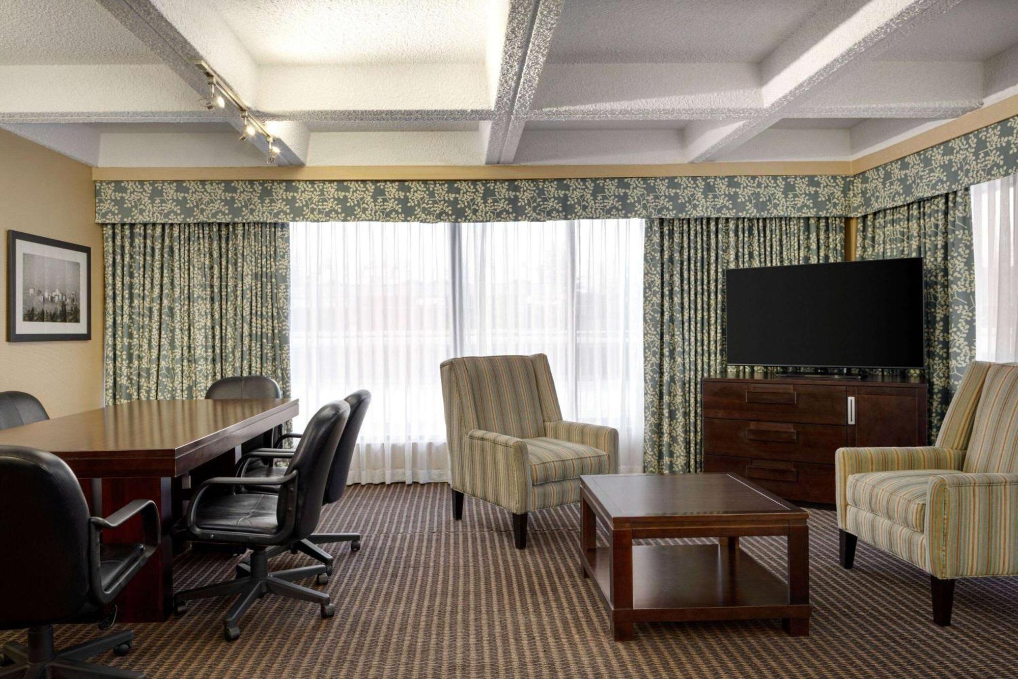 Wyndham And Conference Centre 4*