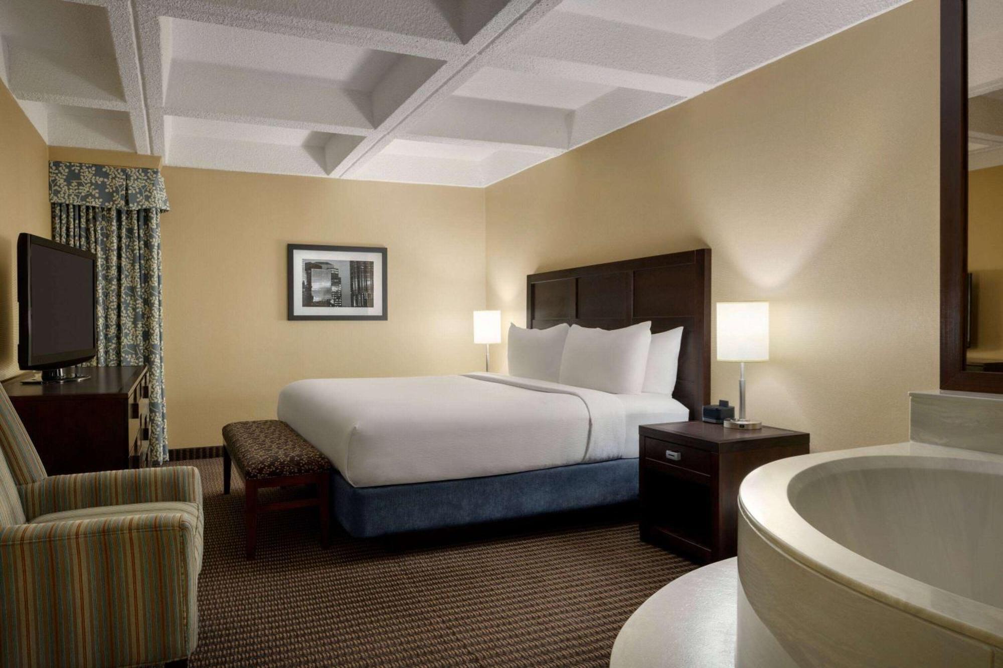 Wyndham And Conference Centre Hotel