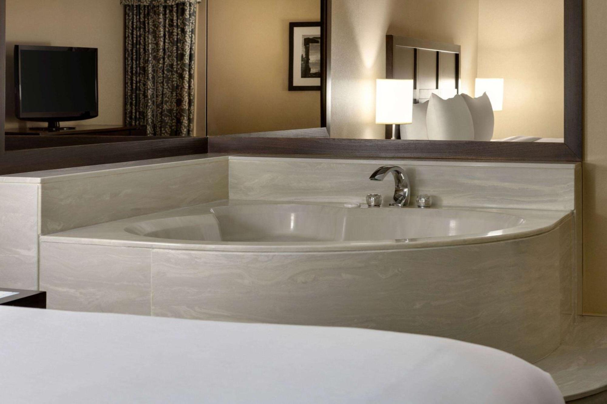 Hotel Wyndham And Conference Centre 4*