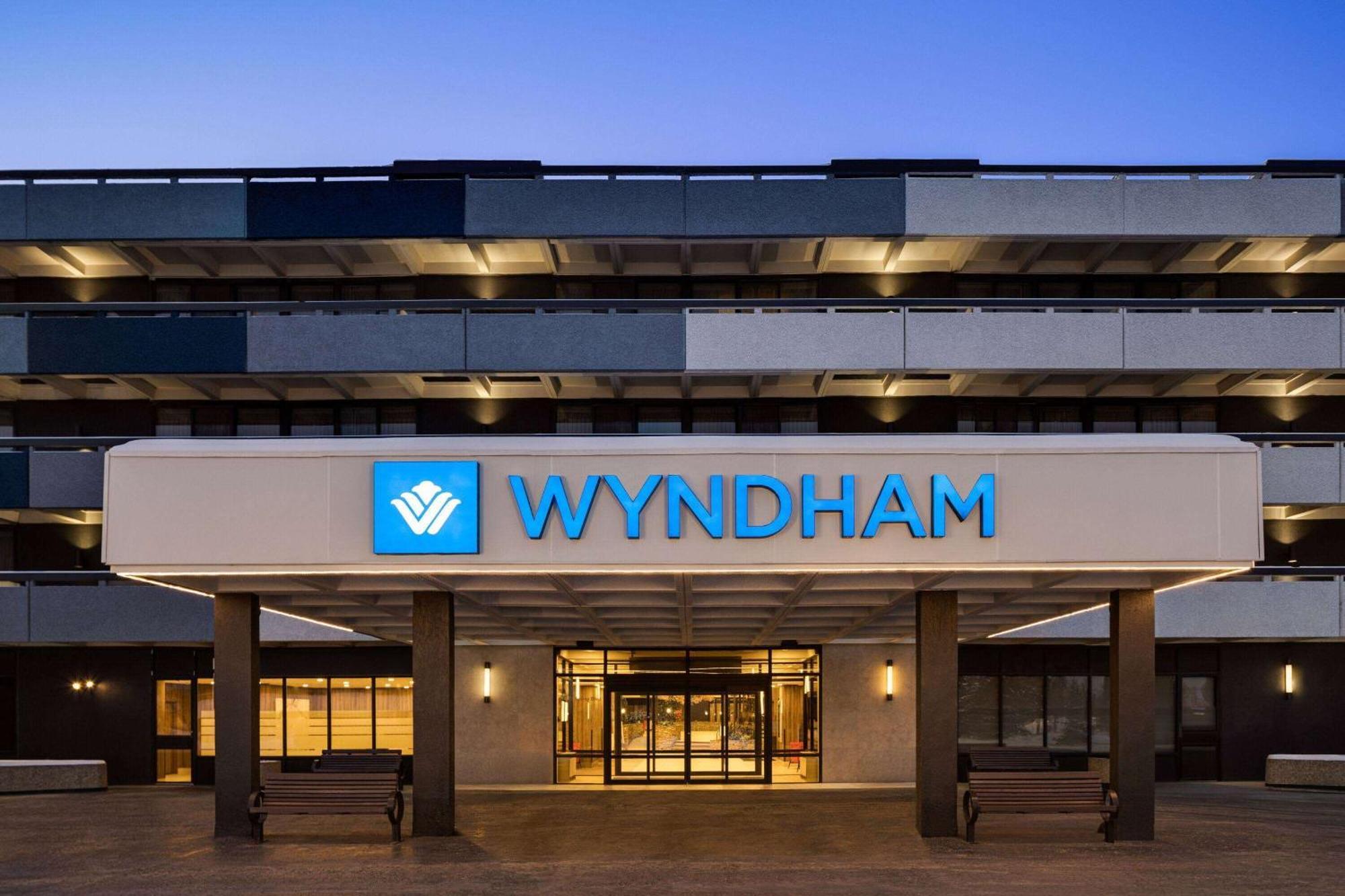 Wyndham And Conference Centre Edmonton