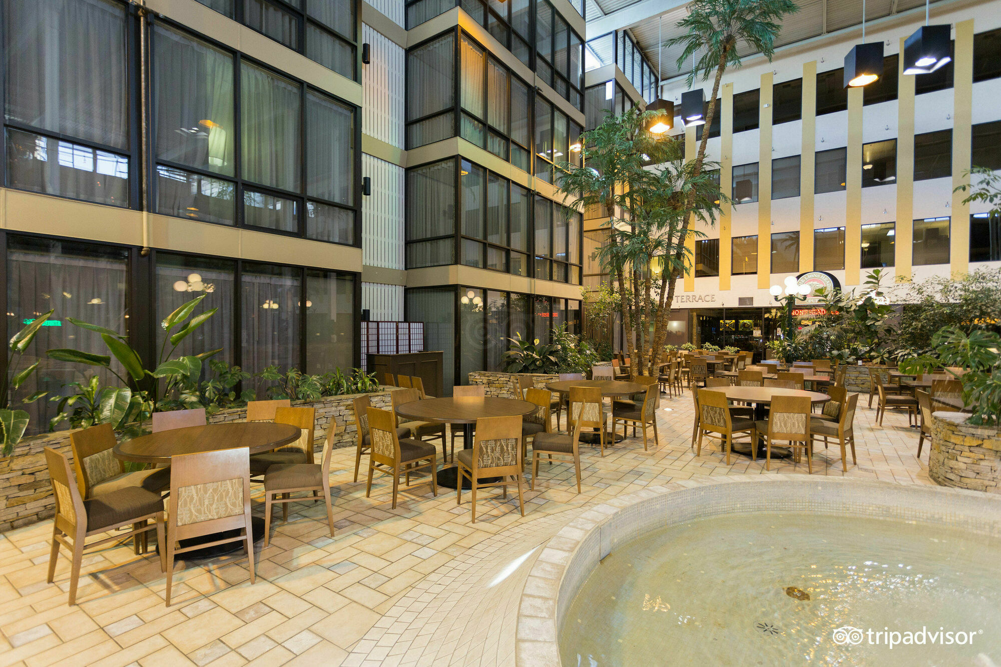 Wyndham And Conference Centre Hotel Edmonton